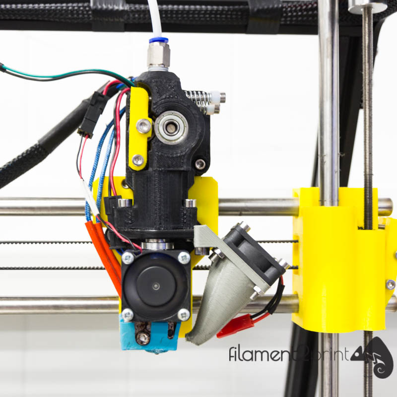 Ventilador axial para impresora 3D instalado