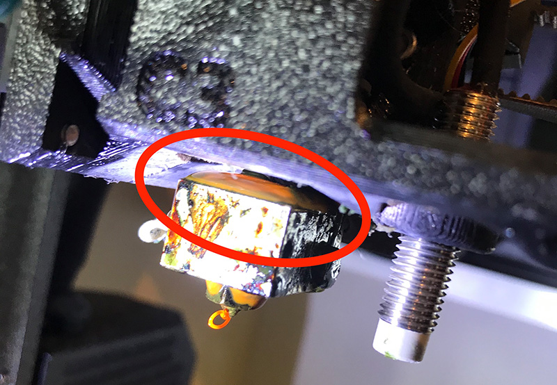 Plastic leakage caused by a bad hotend tightening