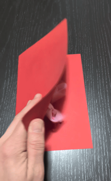 Corazón que salta como sorpresa de San Valentín en 3D