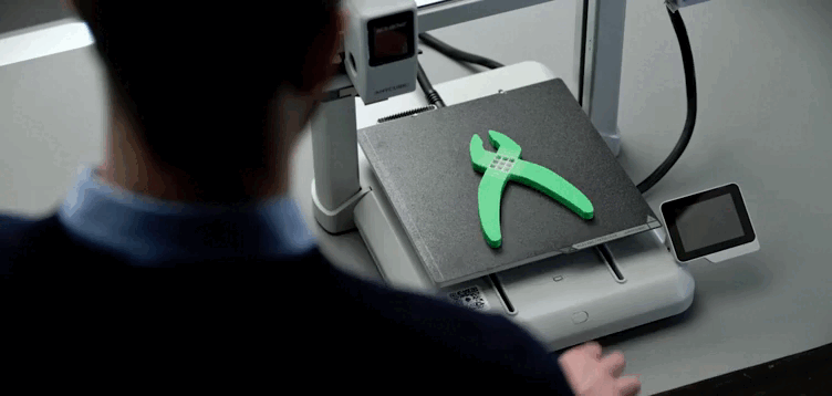 With the Kobra X, rigid and flexible materials can be combined. Source: Anycubic