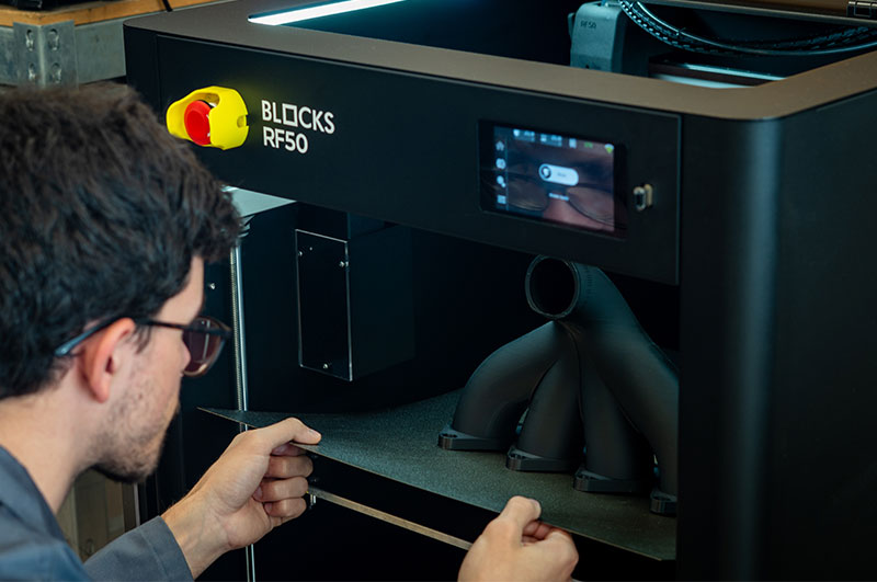 The RF50 allows manufacturing large parts with industrial-grade quality.