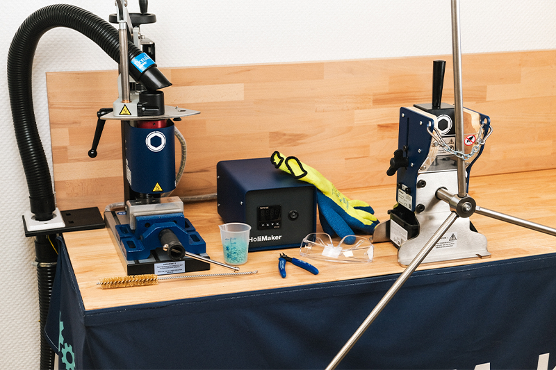 Le HoliShred et la HoliPress, deux machines complémentaires pour le recyclage et la production de pièces fonctionnelles et de prototypes.