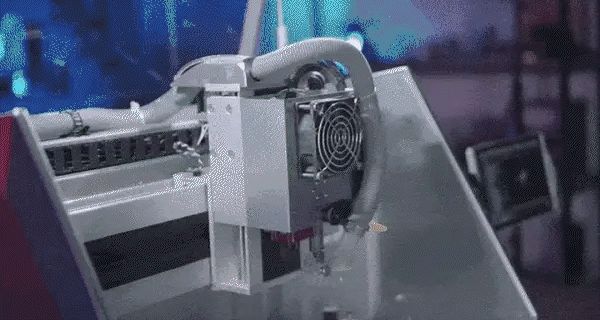 Con el selector automático de herramientas, no es necesario realizar cambios manuales durante las tareas de fresado.