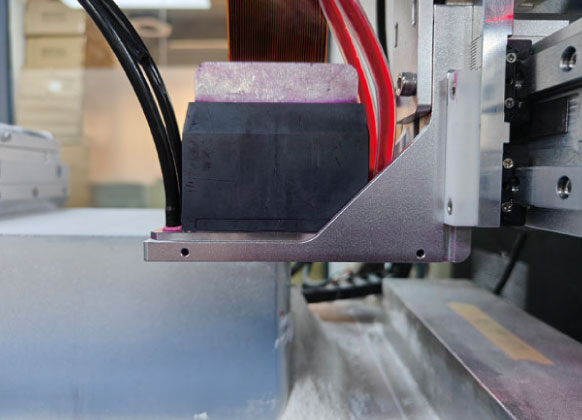 ComproJet mit industriellem piezoelektrischen Druckkopf (Ricoh G5), Linearmotor und mikrometergenauer Positionierung