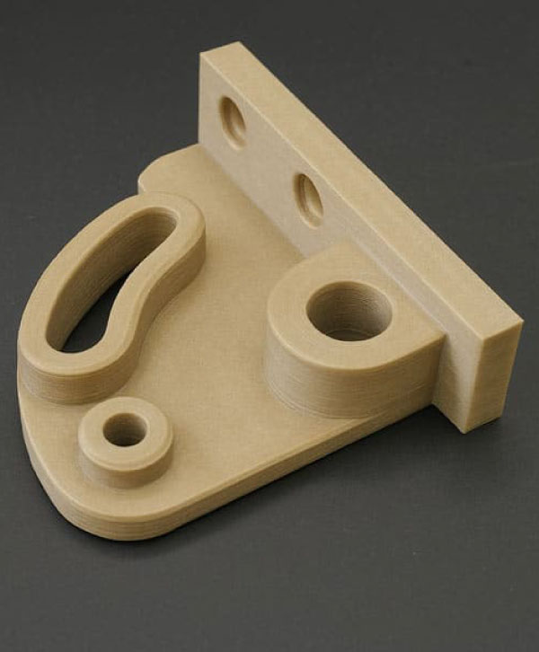 La Namma ANA 300X HT permet de travailler avec des matériaux techniques tels que le PEEK, le PEKK et le PEI grâce à son extrudeur jusqu’à 450 °C, son plateau jusqu’à 180 °C et sa chambre chauffée jusqu’à 90 °C. Sa structure robuste et son système d’impression haute précision garantissent des résultats fiables même avec des matériaux exigeants et abrasifs.