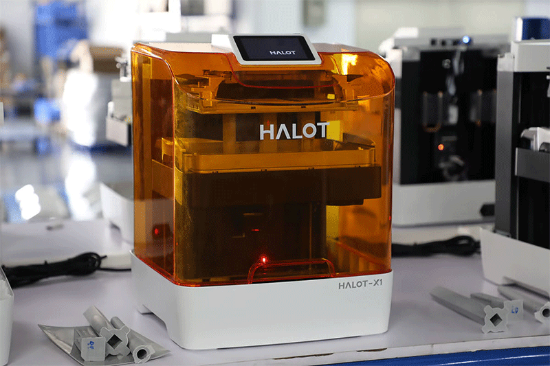 Der Piocreat HALOT-X1 Drucker bietet ein innovatives System, das keine Nivellierung erfordert.