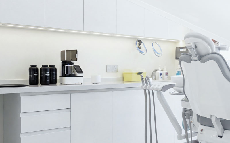The compact size of the PioNext Mini 3D printer and its integrated curing system make it an ideal desktop solution for dental professionals.