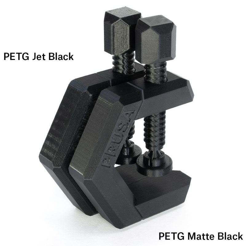 Stampe 3D realizzate con i filamenti Prusament PETG Jet Black e Prusament PETG Matte Black
