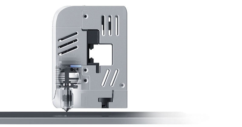 La QIDI Q2 ofrece un sistema de nivelación automática de nueva generación que utiliza la boquilla como sensor para ofrecer precisión total, cero desviaciones y primeras capas impecables.