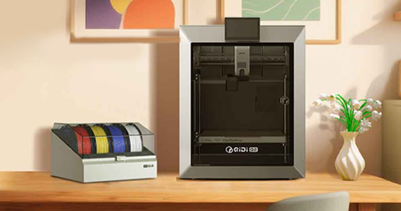 La Q2 también está disponible con un módulo que permite la impresión multi-material y multi-color