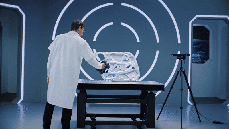 Le Trackit SR est prêt à numériser en seulement 2 minutes. Ses capteurs de température surveillent en continu les conditions ambiantes et internes afin de maintenir une stabilité thermique optimale et de garantir une précision maximale pendant la numérisation.