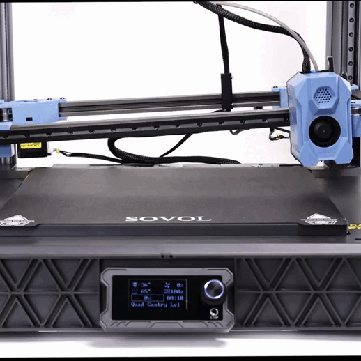 L'imprimante Sovol SV08 intègre un système de portique avec 4 moteurs Z indépendants qui effectue un nivellement automatique via Quad-Gantry-Leveling (QGL).