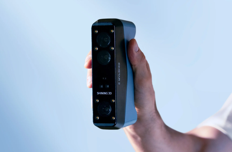 Con soli 420 grammi, l’EINSTAR 2 è uno scanner 3D che si adatta perfettamente al palmo della mano.