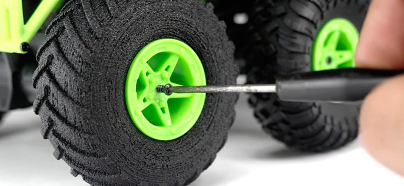 Wheels 3D printed with Recycled Tyre filament.
