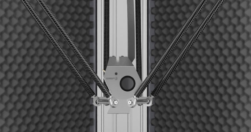 Extrusor FX, projetado para materiais flexíveis e aplicações médicas, com sistema de engrenagem dupla e hotend FLEX X atingindo 280 °C para filamentos de Ø 2,85 mm.