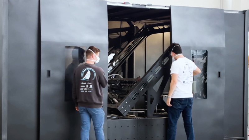 Die Power WASP 45 HDP umfasst ein industrielles Rauchsystem, Materialend-Sensoren und einen Pellet-Trockner.