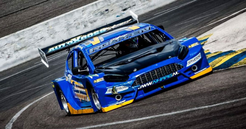 AutoXross Motorsport fertigte kundenspezifische Teile für seine Rennfahrzeuge