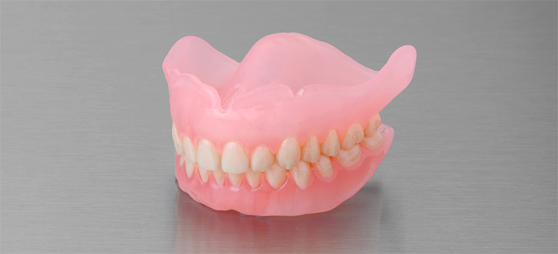 Denture complète fabriquée avec les résines Digital Dentures